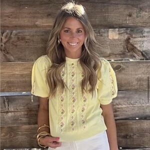 Size large sweater new without tags, never worn